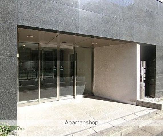 パークハビオ京橋の玄関写真