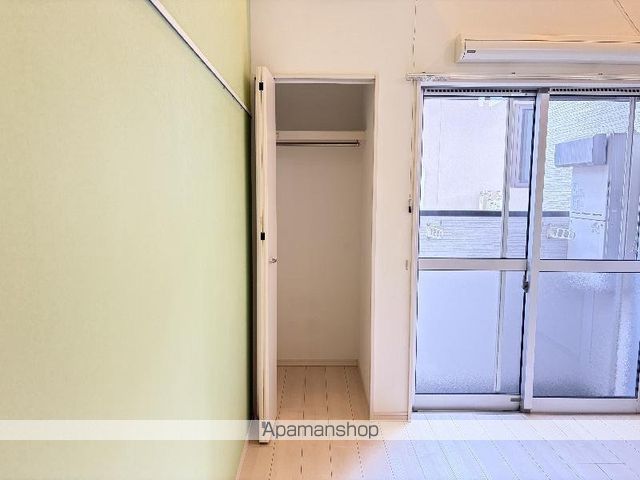 ペールオレンジの内装写真
