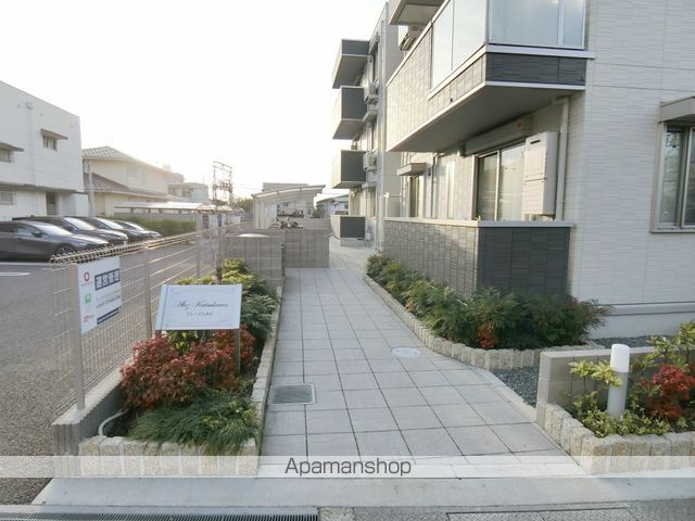 アレーズ久津川の玄関写真