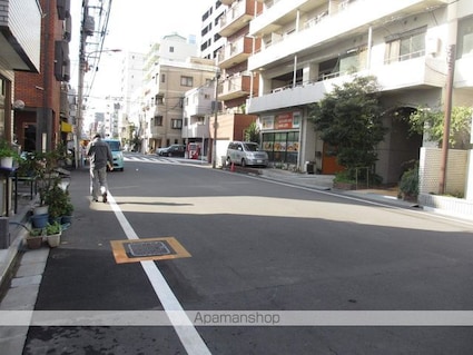 緑３丁目マンション[2LDK/49.54m2]の周辺2