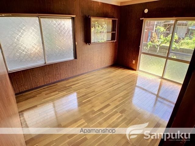 松山市 2階建 築57年の内装写真