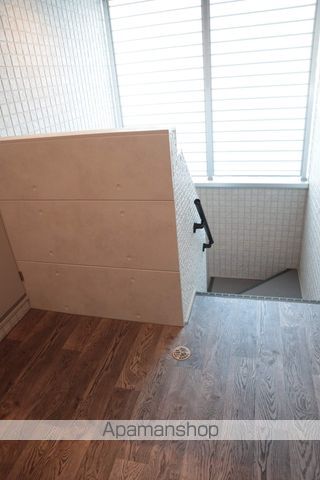 エヌエムスワサントトゥレーズの玄関写真