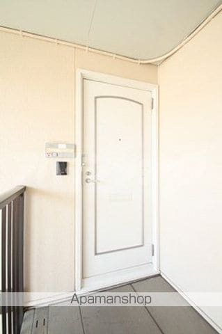グラスフィールド川鶴E棟の玄関写真