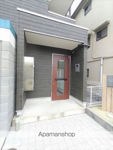 リブリ・岸辺OSAKAの玄関写真