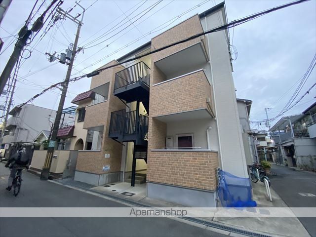 レジア三津屋南の外観写真