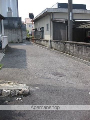 カルトナージュの周辺写真
