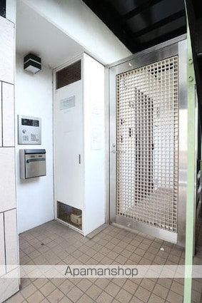 パレットコート[1R/23.98m2]のエントランス