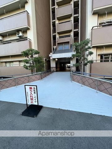 此花厚生年金住宅A棟の玄関写真