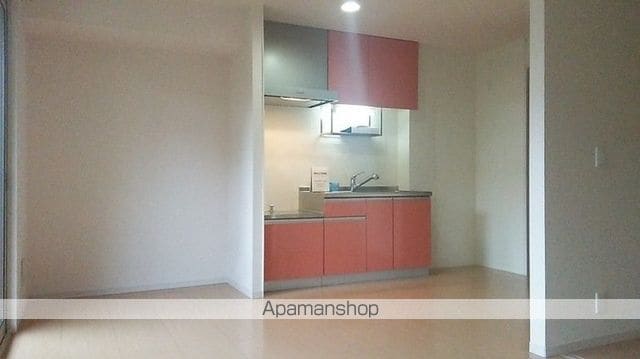 ロイヤルクレッセント西登戸参番館の内装写真