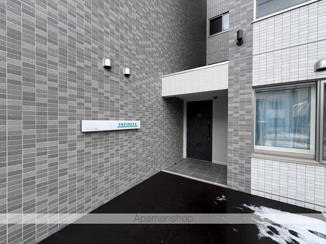 インフィニティ美園の玄関写真