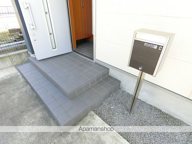 御殿場線 大岡駅 徒歩19分 2階建 築13年の玄関写真