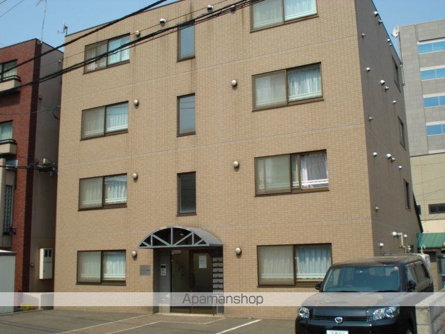 マンション学園前の外観写真