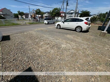 パークマンション[1LDK/41.17m2]の駐車場
