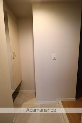 Ｌａ　ｎｅｉｇｅ　中山下[1LDK/51.08m2]の玄関