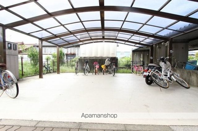 サンシャインイトウの玄関写真