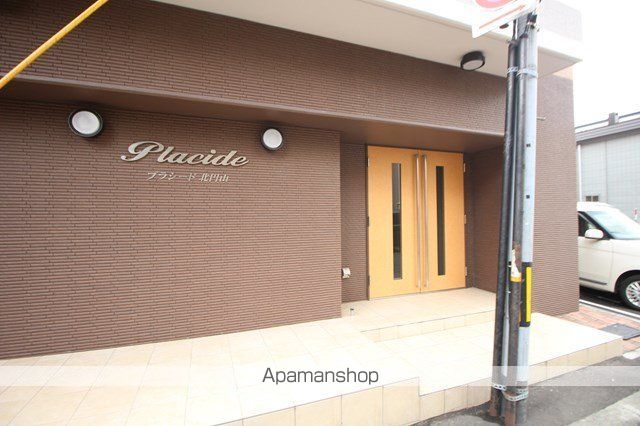 プラシード北円山の玄関写真