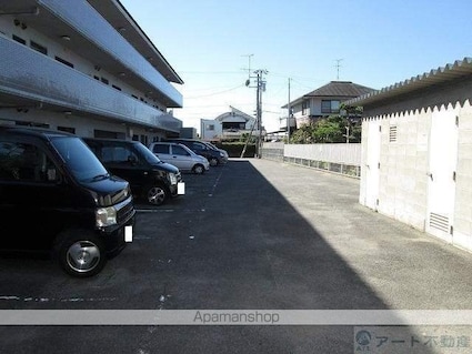 グリチネ松山インターシティ[3LDK/65.12m2]の駐車場3