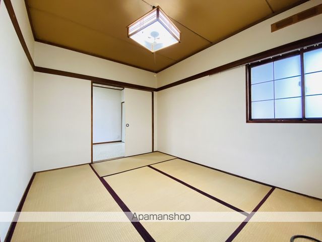 函館市 2階建 築47年の内装写真