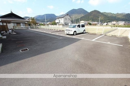 新居アパート．Ｙ[1LDK/44.72m2]の駐車場