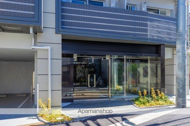 アジールコート三宿テラスの玄関写真