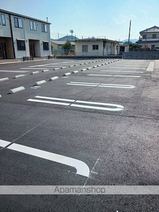 メゾン・ド・ティアラ阿南　Ｎ[2LDK/62.11m2]の駐車場