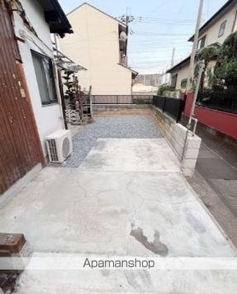 花ノ宮町二丁目一戸建て[3SLDK/69.18m2]の駐車場