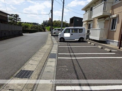 グラシアス　Ａ・Ｂ・Ｃ[1LDK/45.12m2]の駐車場