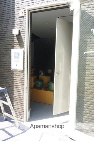 ドムス寝屋川の玄関写真