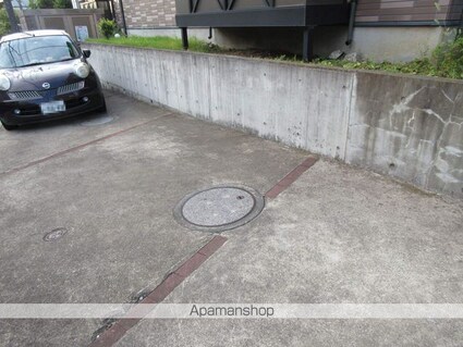 フレア・プランドールＢ[1K/21.11m2]の駐車場