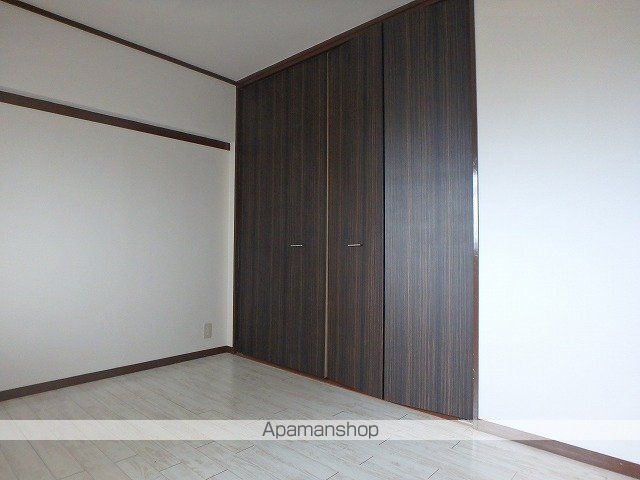 ビジネス・ワン板付の内装写真