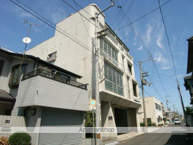 栄光マンションの外観写真