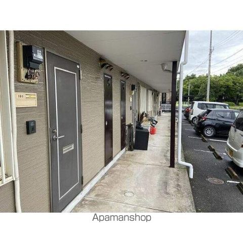 Surplus雨池Iの玄関写真