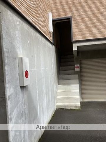 イクシオンNS IIの玄関写真