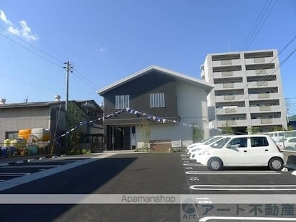 エイミール来住[1LDK/43.92m2]の駐車場