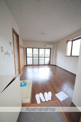 伊藤ハイツ[1R/20.25m2]の玄関