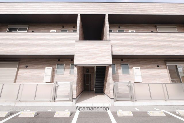 レアルワイズマンションD棟の玄関写真