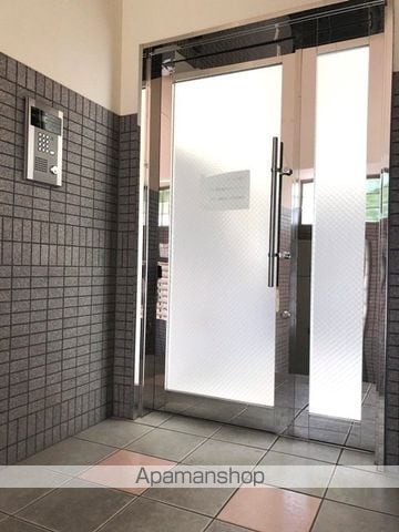 コートヤード西宮北口の玄関写真
