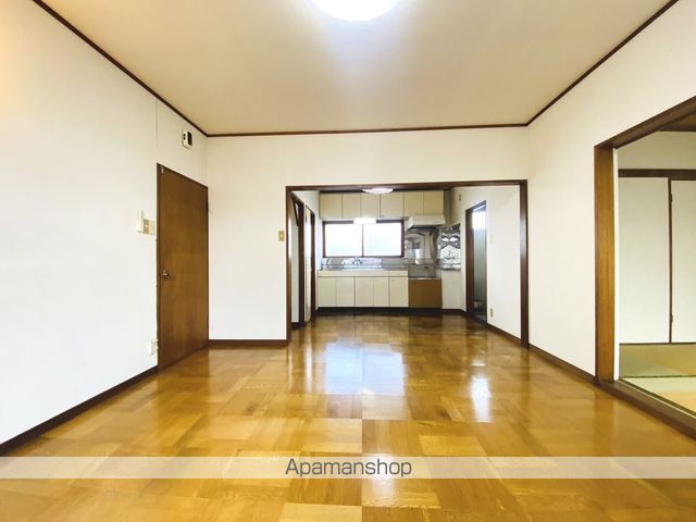 函館市 2階建 築49年の内装写真
