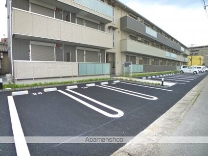 千葉県千葉市中央区南町３丁目[1DK/28.81m2]の駐車場