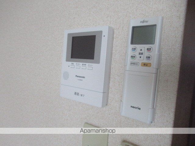 ウラナスAIの内装写真