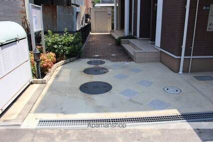 クールメゾン[1LDK/46.49m2]のエントランス