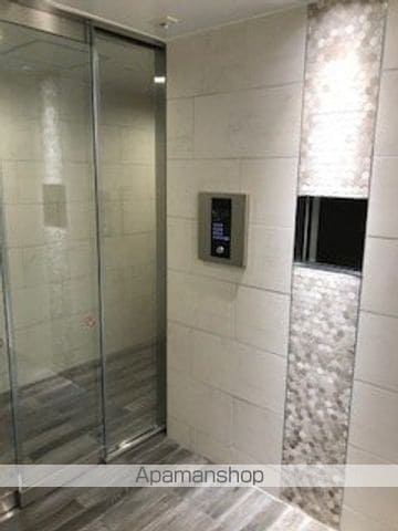 VERXEED横濱WESTの玄関写真