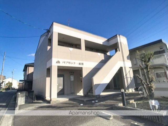 パブリック一番館の外観写真