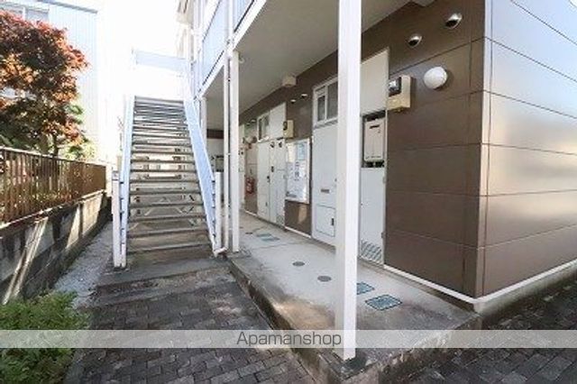 レオパレスISAOの玄関写真