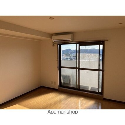 壽ビル[2LDK/55.62m2]のリビング・居間