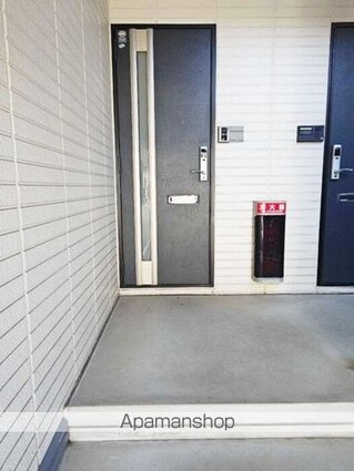 リビングタウン西長戸　Ｃ棟[2LDK/53.77m2]の玄関1