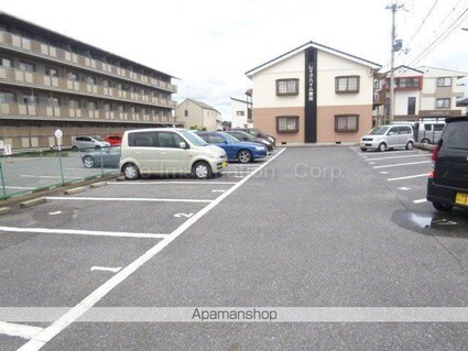 滋賀県大津市大萱７丁目[2DK/44.71m2]の駐車場