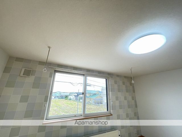 リビングタウン山の手Eの内装写真