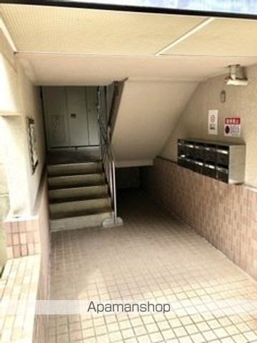 チュリス石山の玄関写真