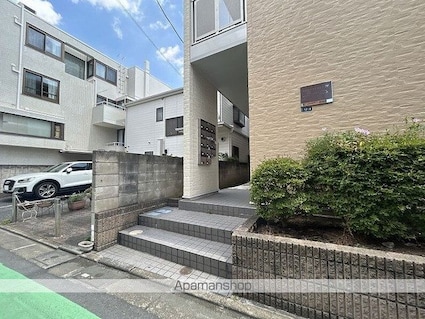 レオパレスクレスト笹塚[1K/20.28m2]のエントランス